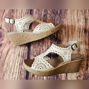 CALI from SKECHERS Size 9 Luxe Foam Wedge Laser Cut Extreme Comfort Shoes Cream
